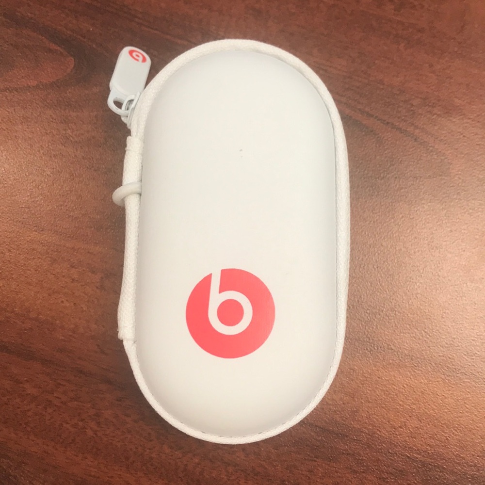 The Beats Pink Headphone with Microphone